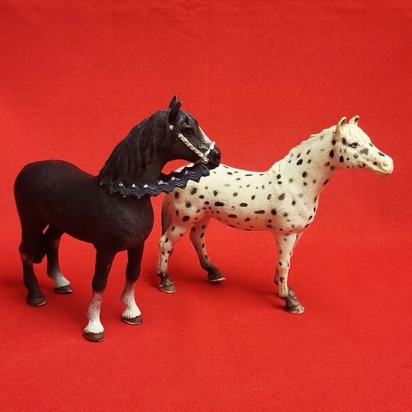 Two Schleich Toy Horse Figurines Black Horse & Spotted Knabstrupper 2006 - Picture 11 of 12
